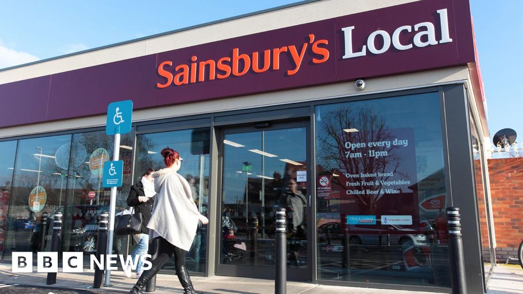 Sainsbury’s to rival Aldi in small stores after price gap criticism