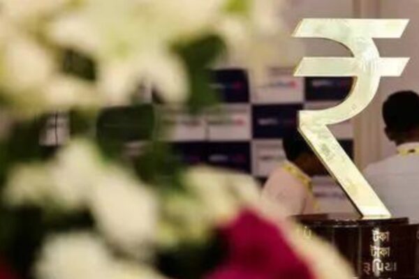 Rupee hits record low for 6th day, ends at 85.2/$ – Times of India