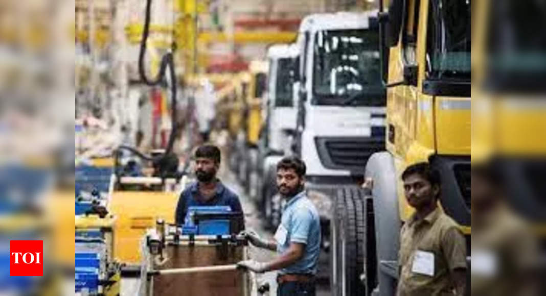 Services sector registers strongest growth in four months, boosted by rising demand and lower inflation – Times of India