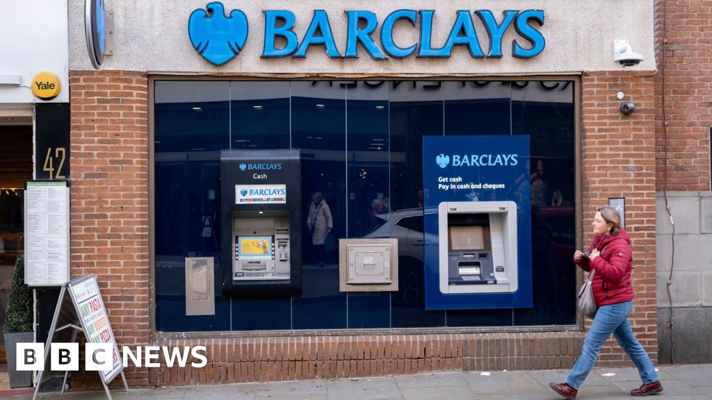 Barclays customers hit by third day of payment issues