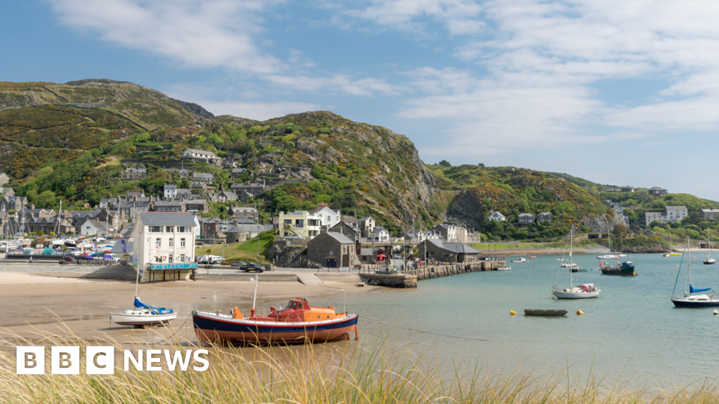 Gwynedd house prices plunge as council acts on second homes