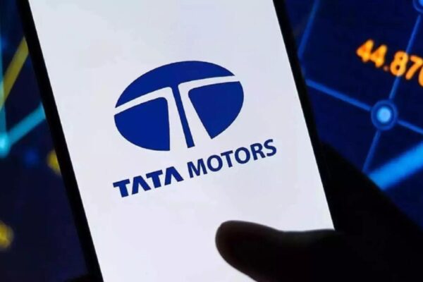 Investors lose Rs 2 lakh Crore as Tata Motors plunges 44% from peak, Is there buying opportunity? – The Times of India