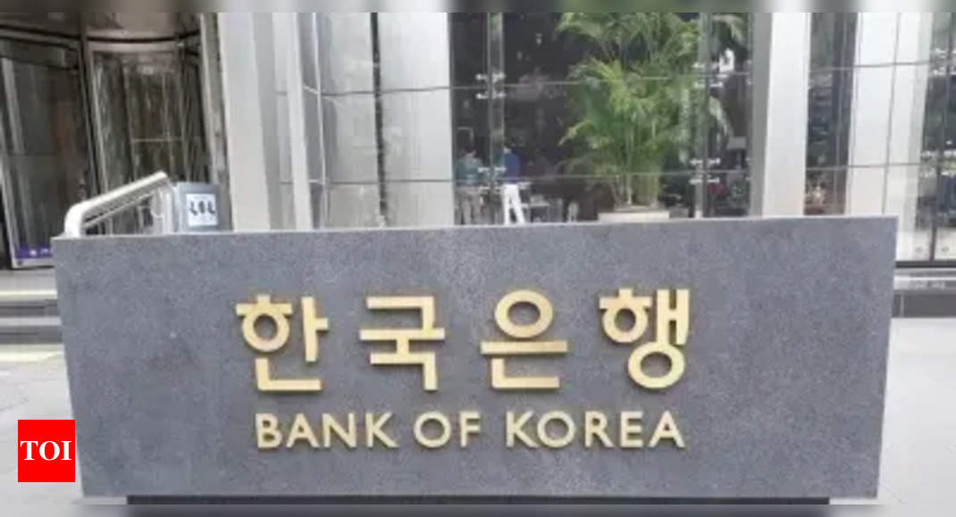 South Korea cuts growth outlook, interest rates amid tariff fears – The Times of India