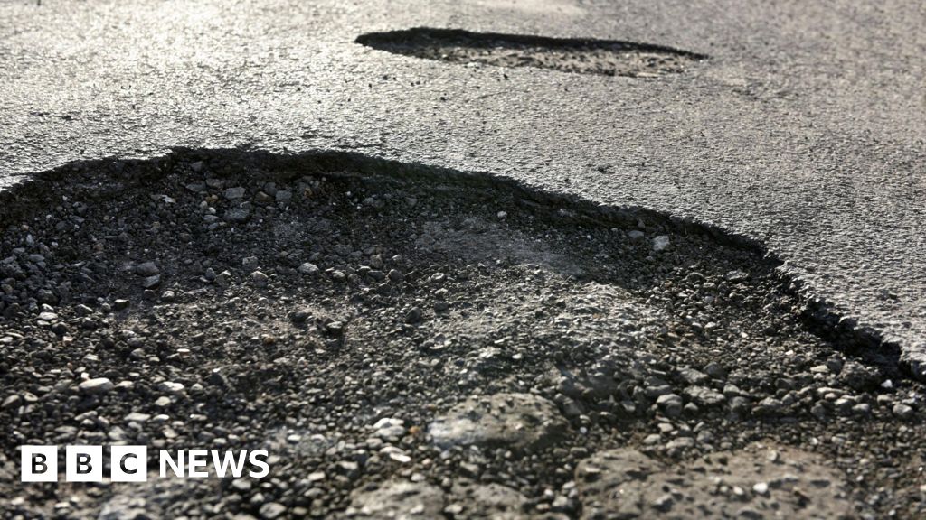 Publish pothole progress or lose cash, PM Starmer tells England councils